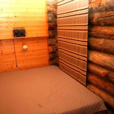 Holiday Yllasrova C7 Lomakuusi Ylläsjärvi